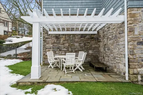 24 Kent Avenue Hastings-on-hudson NY 10706