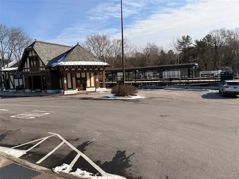 180 Pinewood Road Hartsdale NY 10530