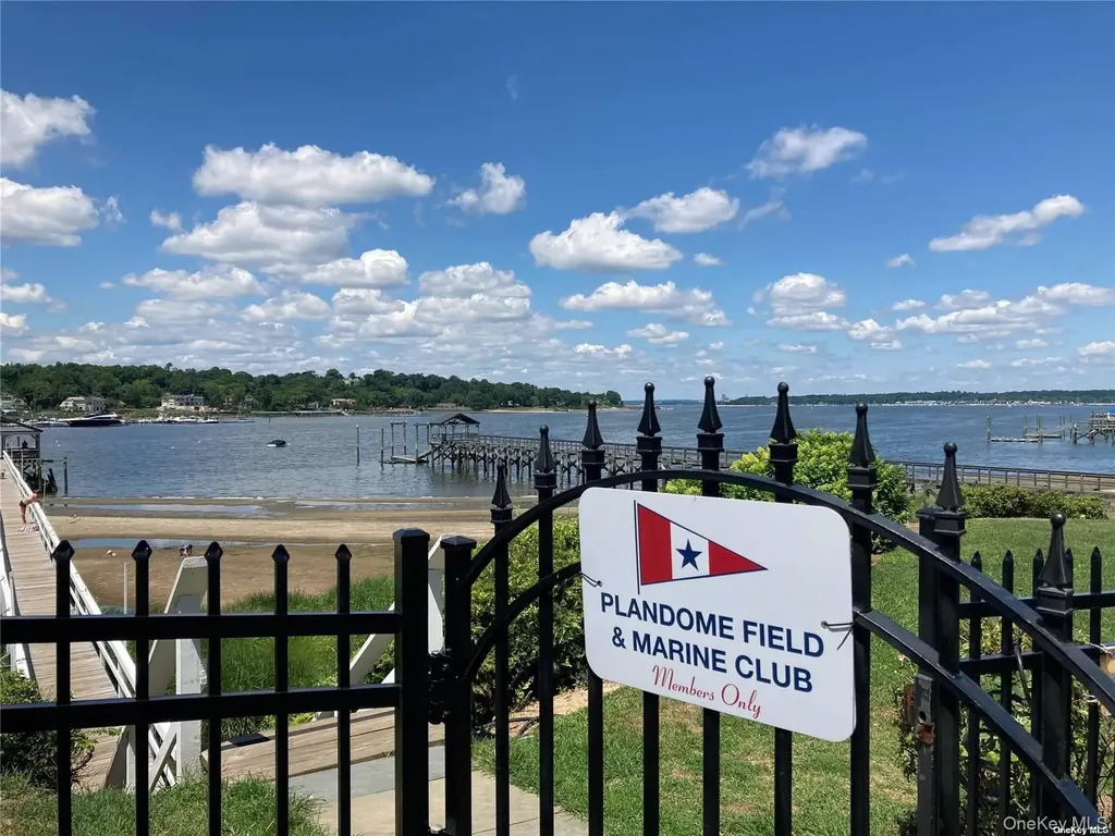 50 South Drive Manhasset NY 11030