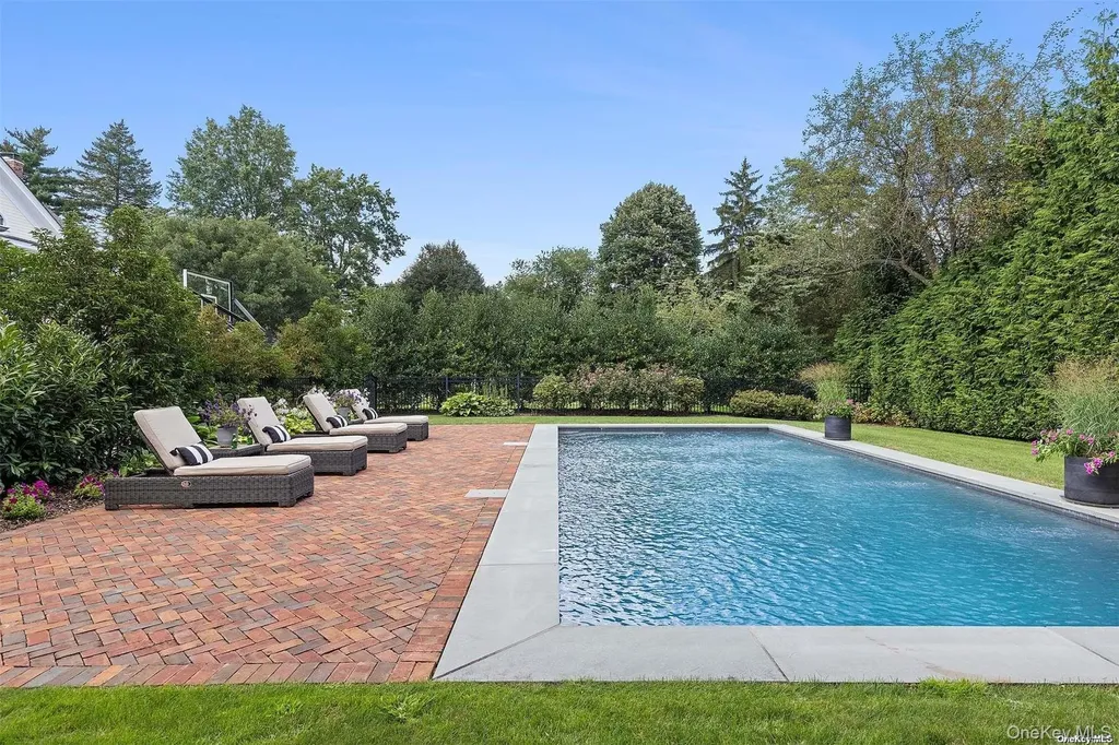 50 South Drive Manhasset NY 11030