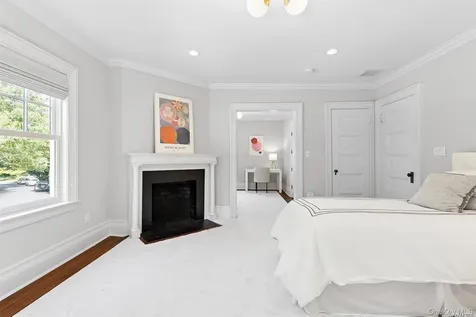 50 South Drive Manhasset NY 11030