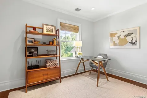50 South Drive Manhasset NY 11030