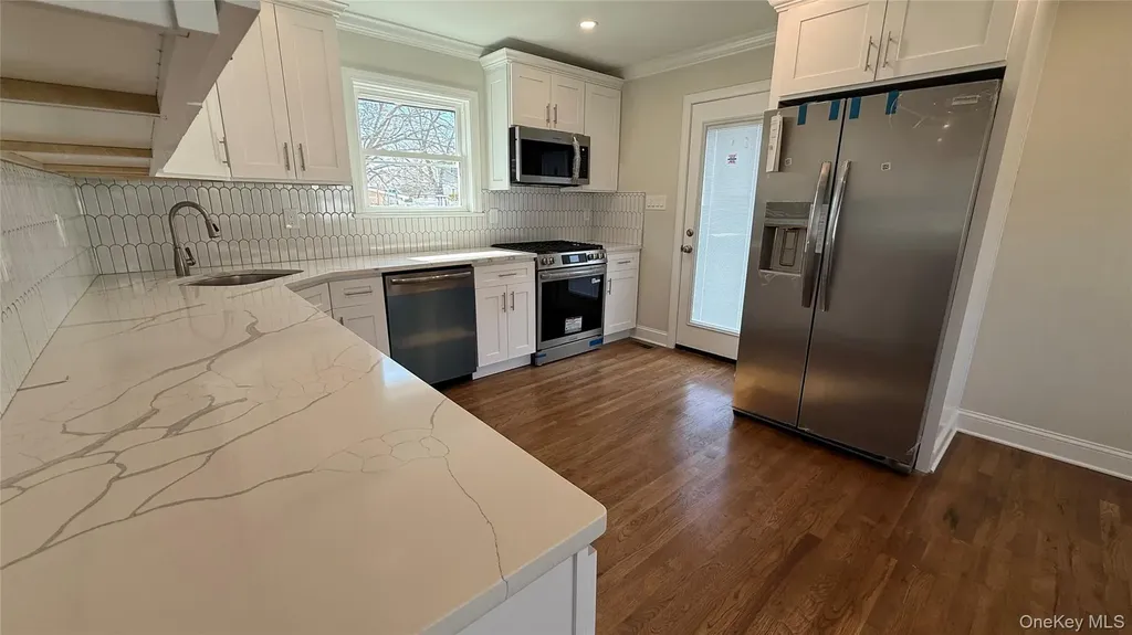 211 4th Avenue West Babylon NY 11704