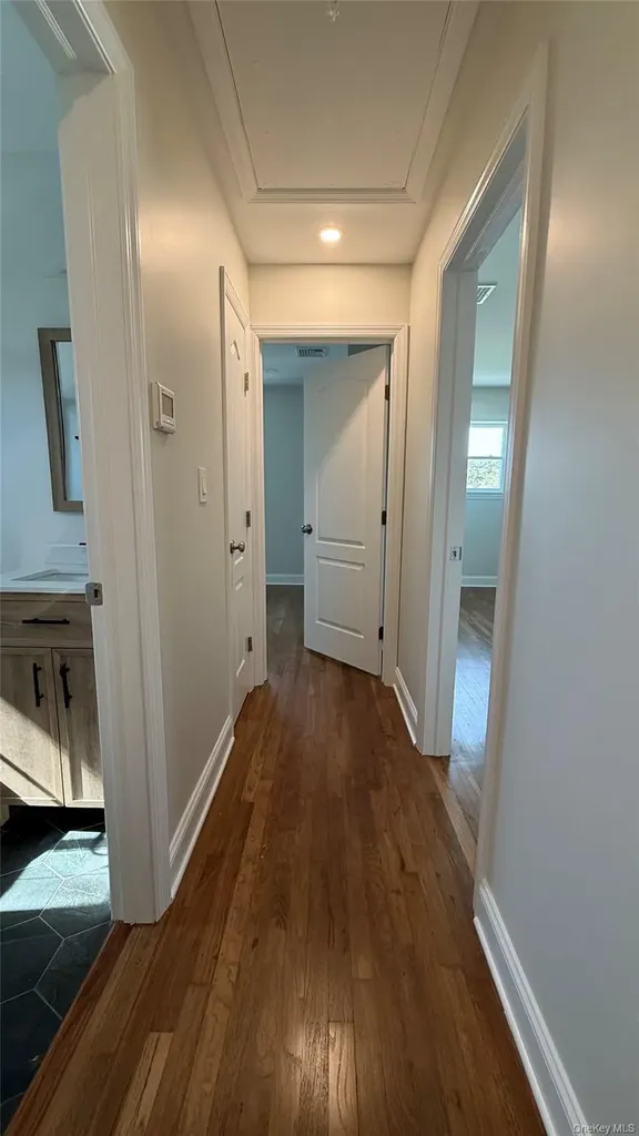 211 4th Avenue West Babylon NY 11704