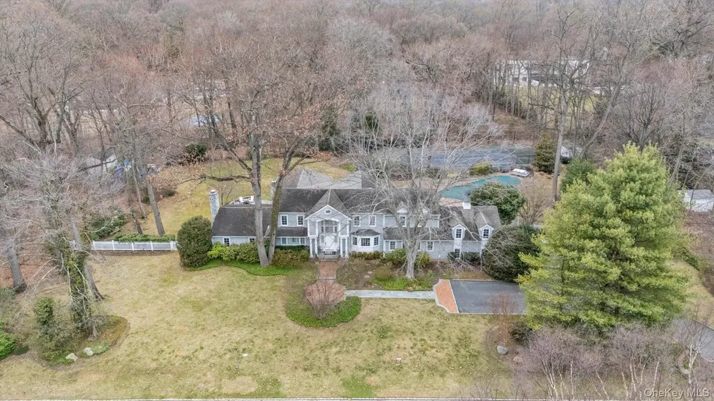 32 Old House Lane Sands Point NY 11050