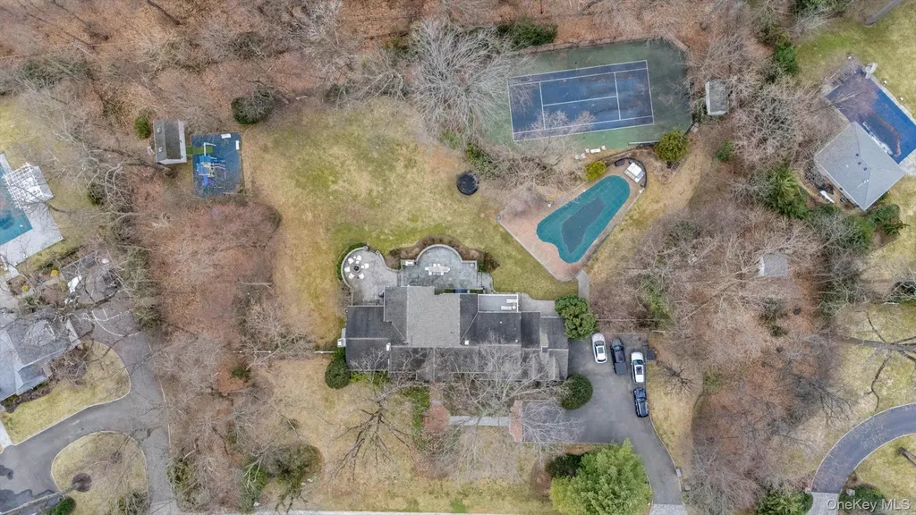 32 Old House Lane Sands Point NY 11050
