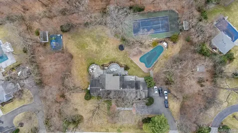 32 Old House Lane Sands Point NY 11050