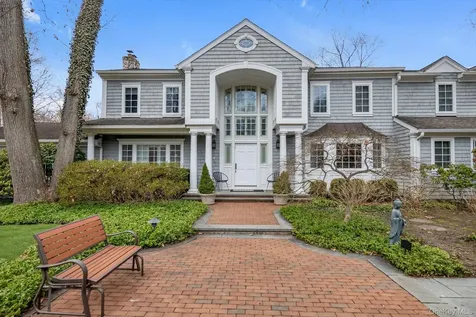 32 Old House Lane Sands Point NY 11050