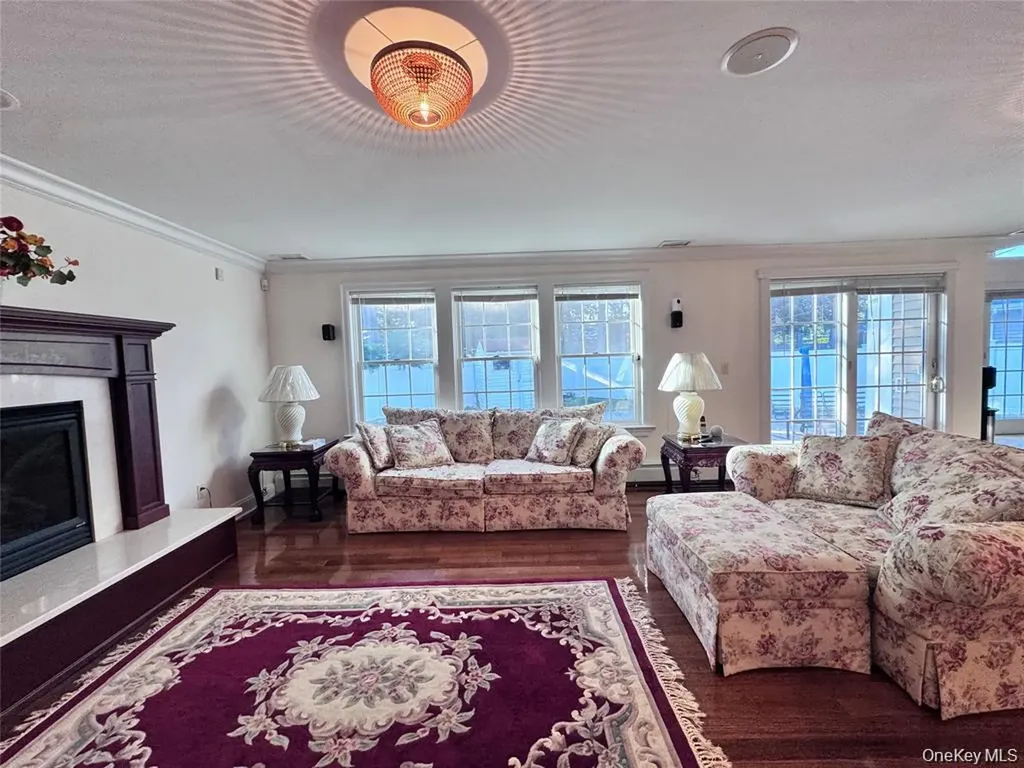35 Moss Lane Jericho NY 11753