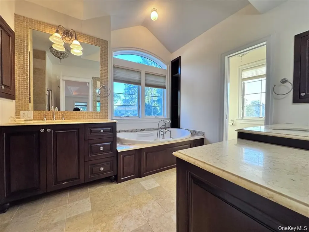 35 Moss Lane Jericho NY 11753