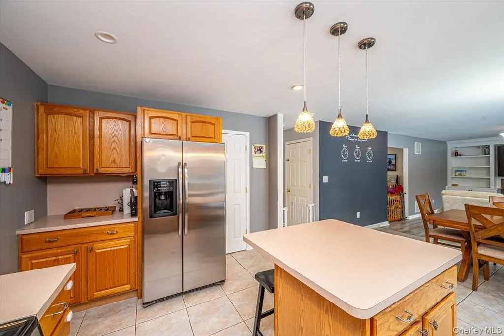 47 Cobblestone Drive Shoreham NY 11786