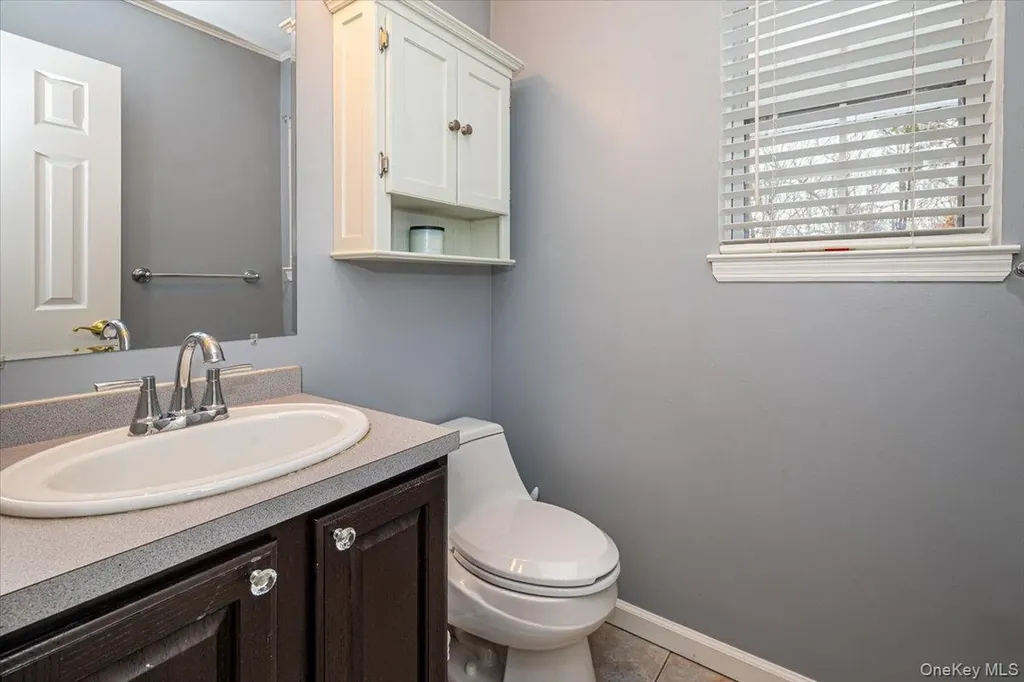 47 Cobblestone Drive Shoreham NY 11786
