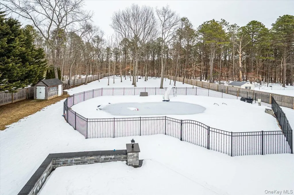 47 Cobblestone Drive Shoreham NY 11786