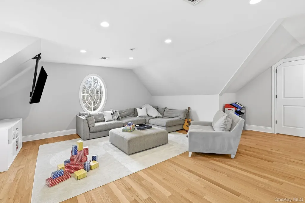 16 Hall Road Briarcliff Manor NY 10510
