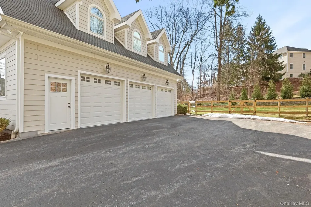 16 Hall Road Briarcliff Manor NY 10510