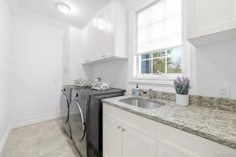 16 Hall Road Briarcliff Manor NY 10510