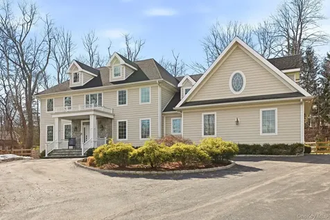 16 Hall Road Briarcliff Manor NY 10510