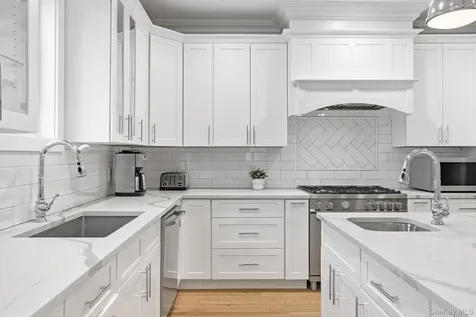 16 Hall Road Briarcliff Manor NY 10510
