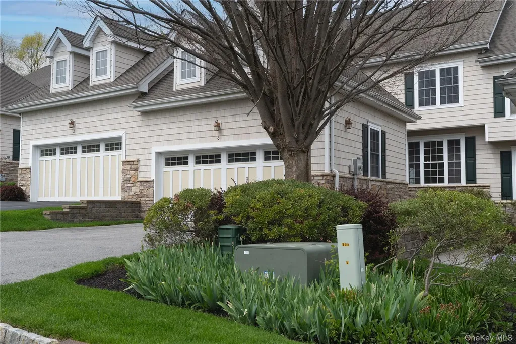 6 Turnberry Court Monroe NY 10950