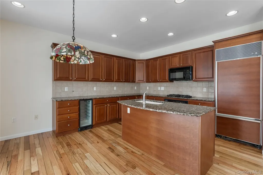6 Turnberry Court Monroe NY 10950
