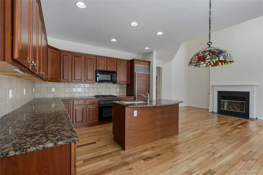 6 Turnberry Court Monroe NY 10950
