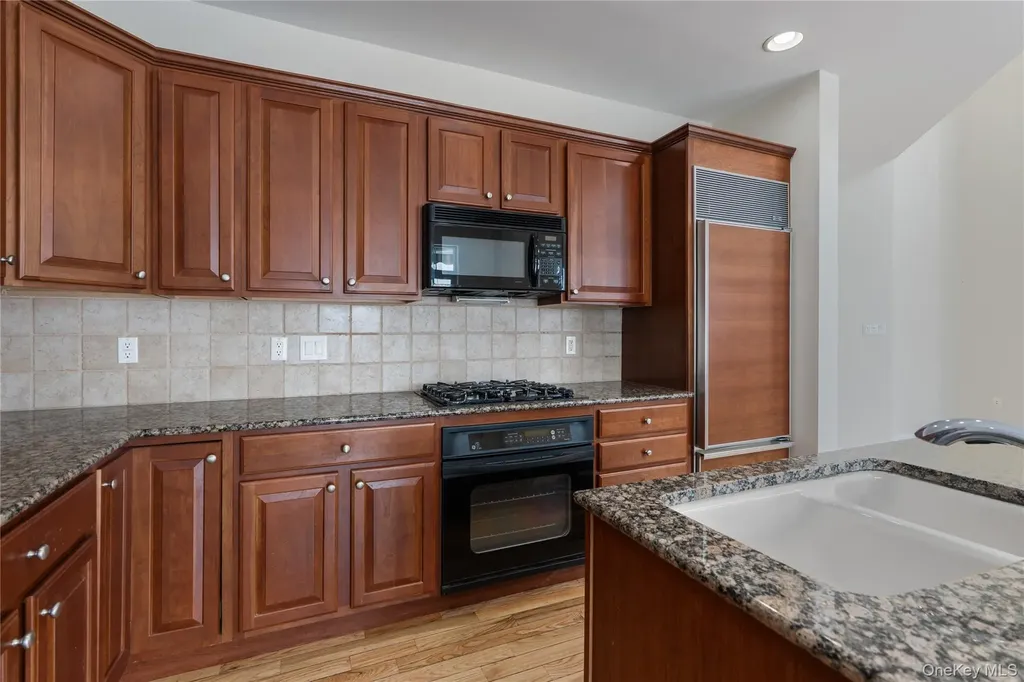 6 Turnberry Court Monroe NY 10950