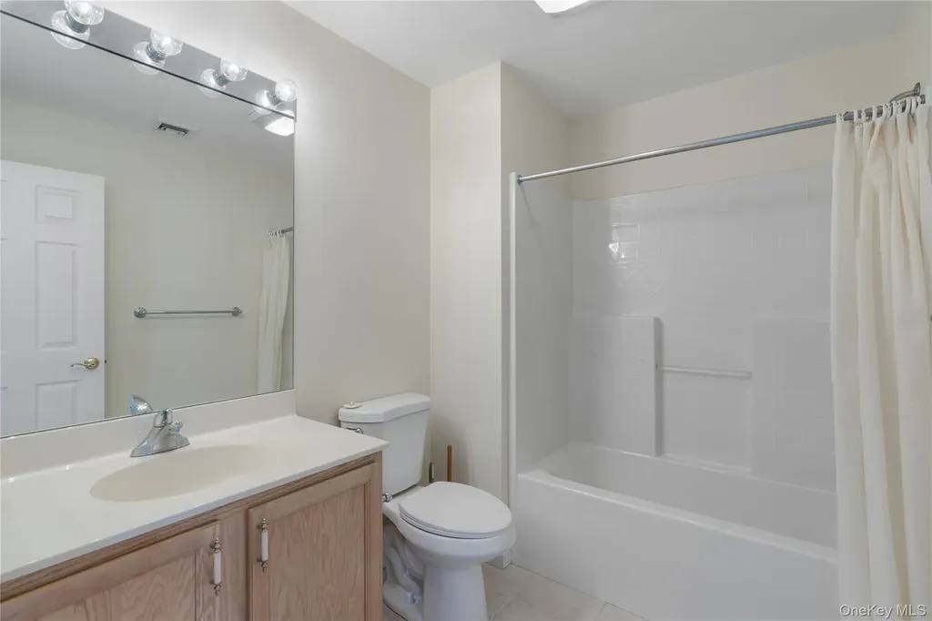 6 Turnberry Court Monroe NY 10950