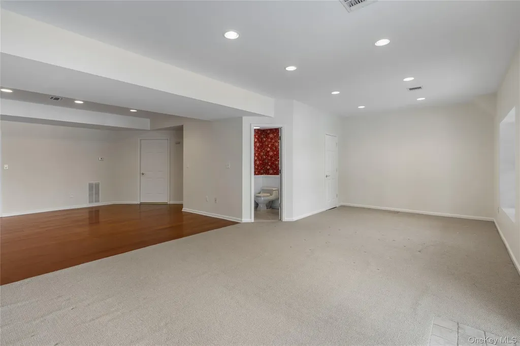 6 Turnberry Court Monroe NY 10950