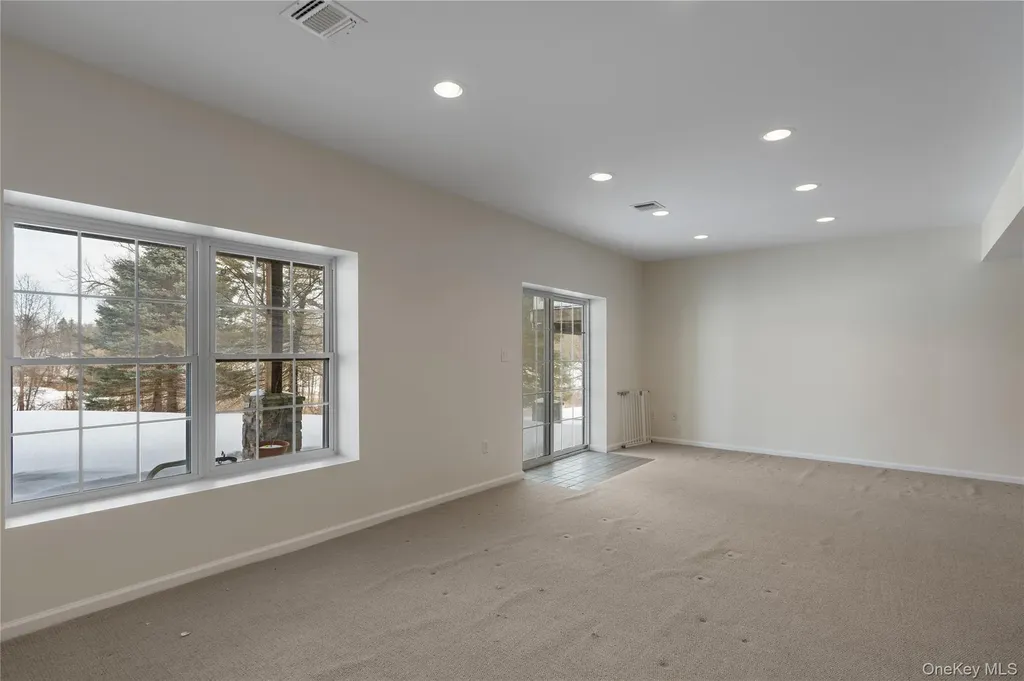 6 Turnberry Court Monroe NY 10950