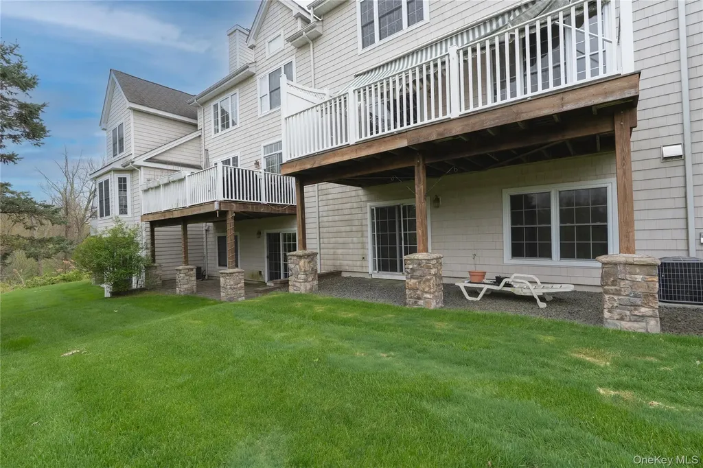 6 Turnberry Court Monroe NY 10950