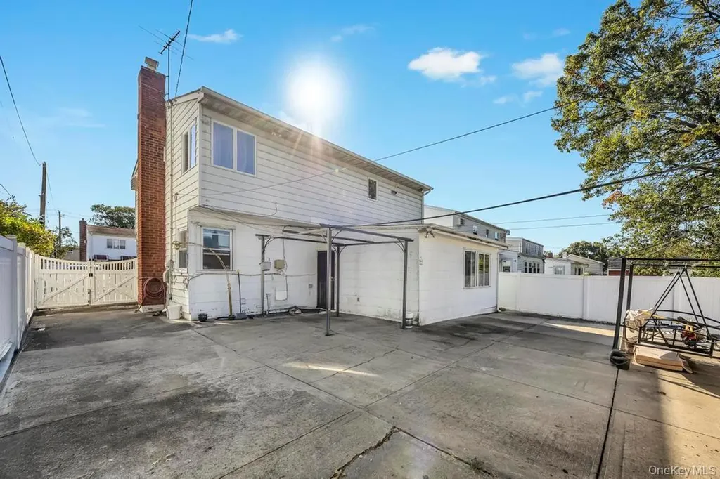 179 Sterling Road Elmont NY 11003