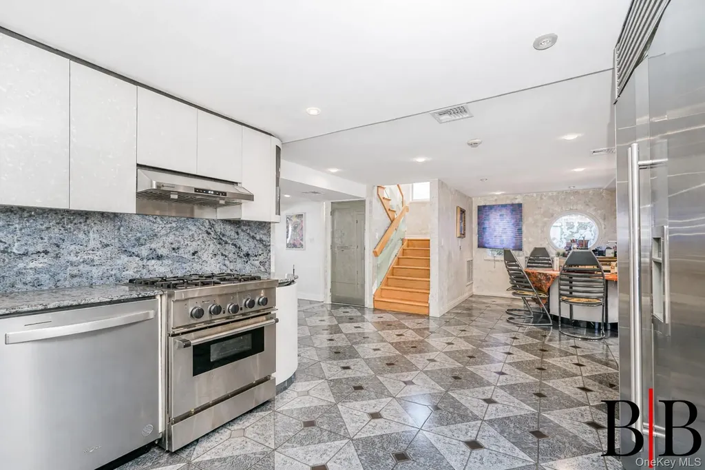 215 Arkansas Drive Brooklyn NY 11234