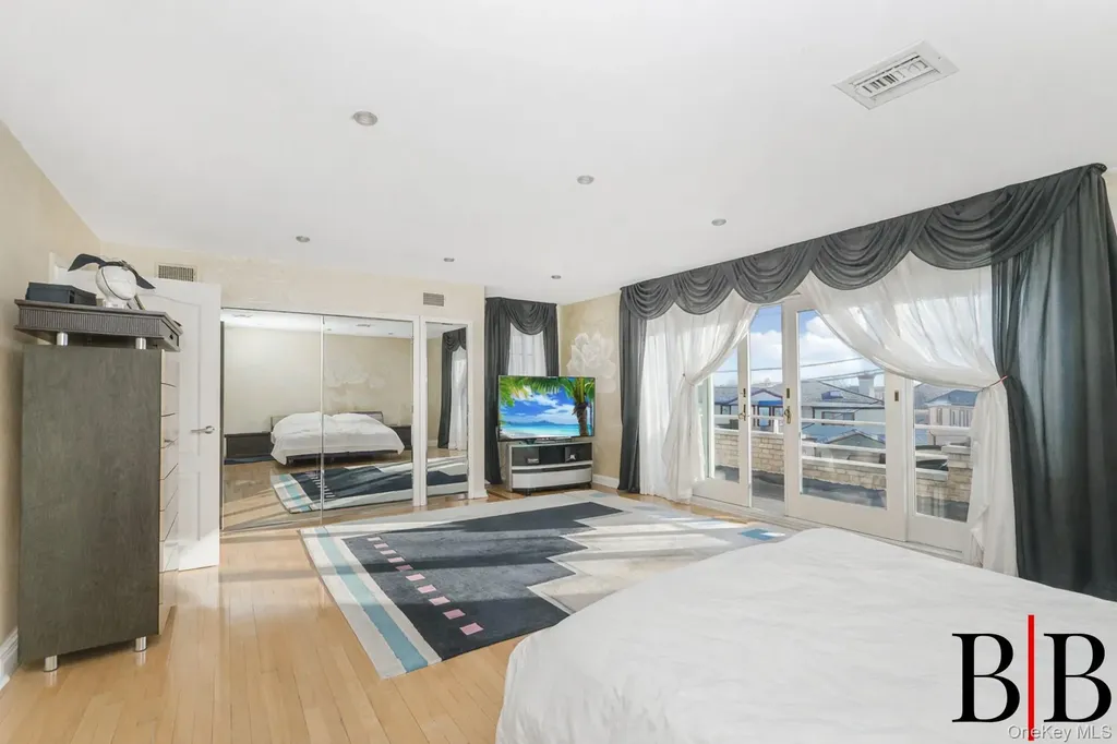 215 Arkansas Drive Brooklyn NY 11234