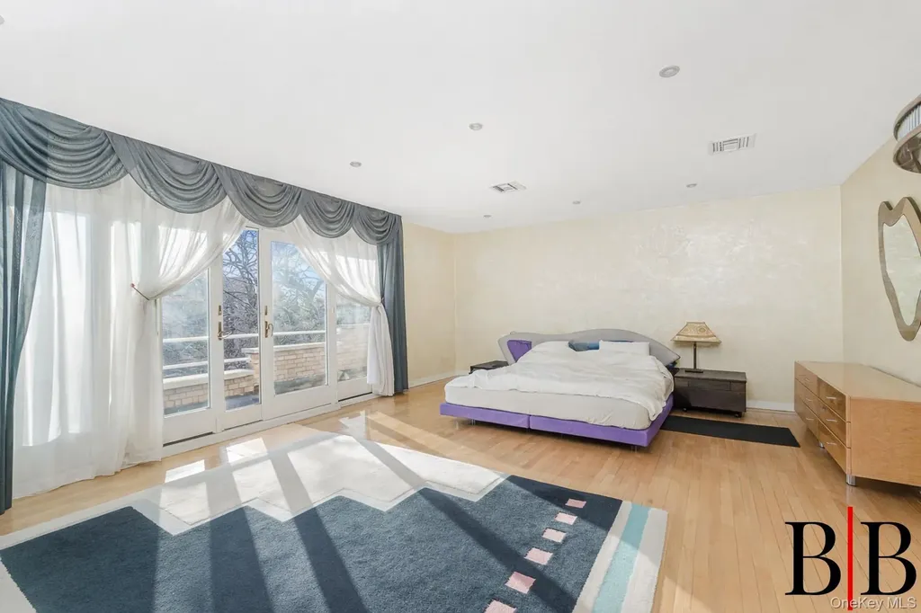 215 Arkansas Drive Brooklyn NY 11234