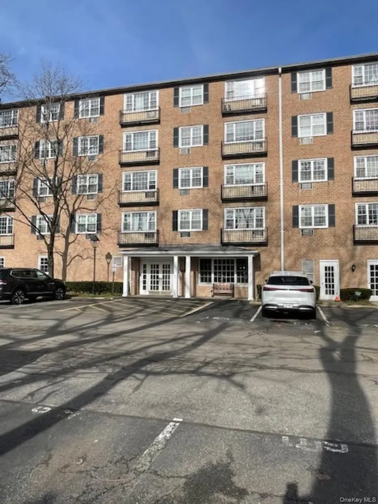 2 Consulate Drive Tuckahoe NY 10707