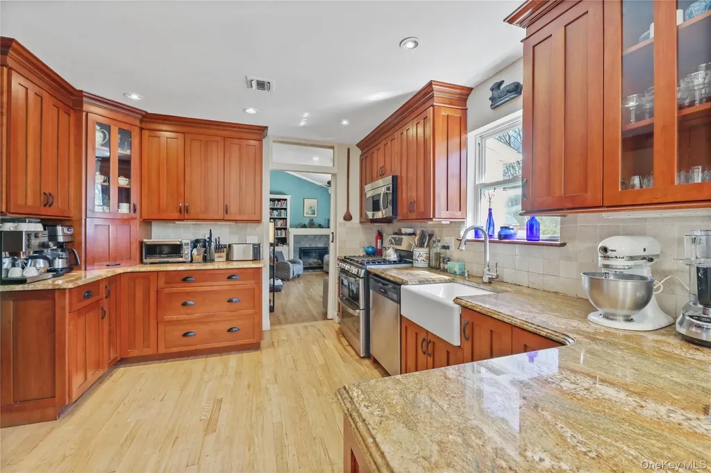 17 Jennifer Path Westhampton Beach NY 11978