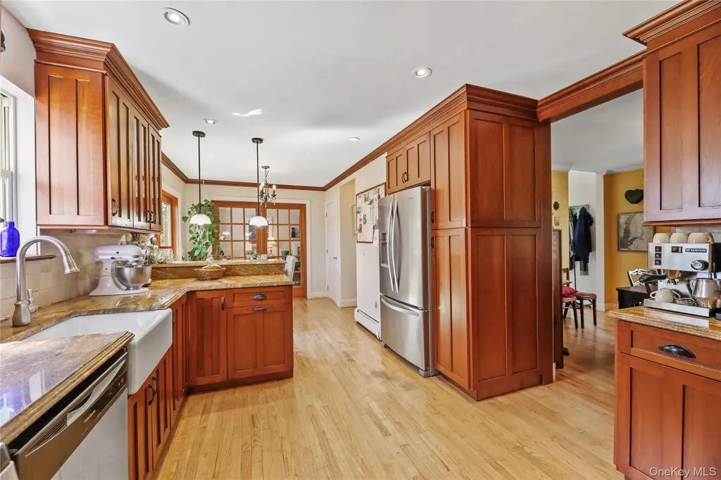 17 Jennifer Path Westhampton Beach NY 11978