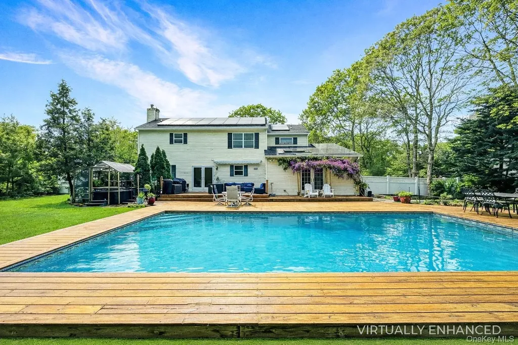 17 Jennifer Path Westhampton Beach NY 11978