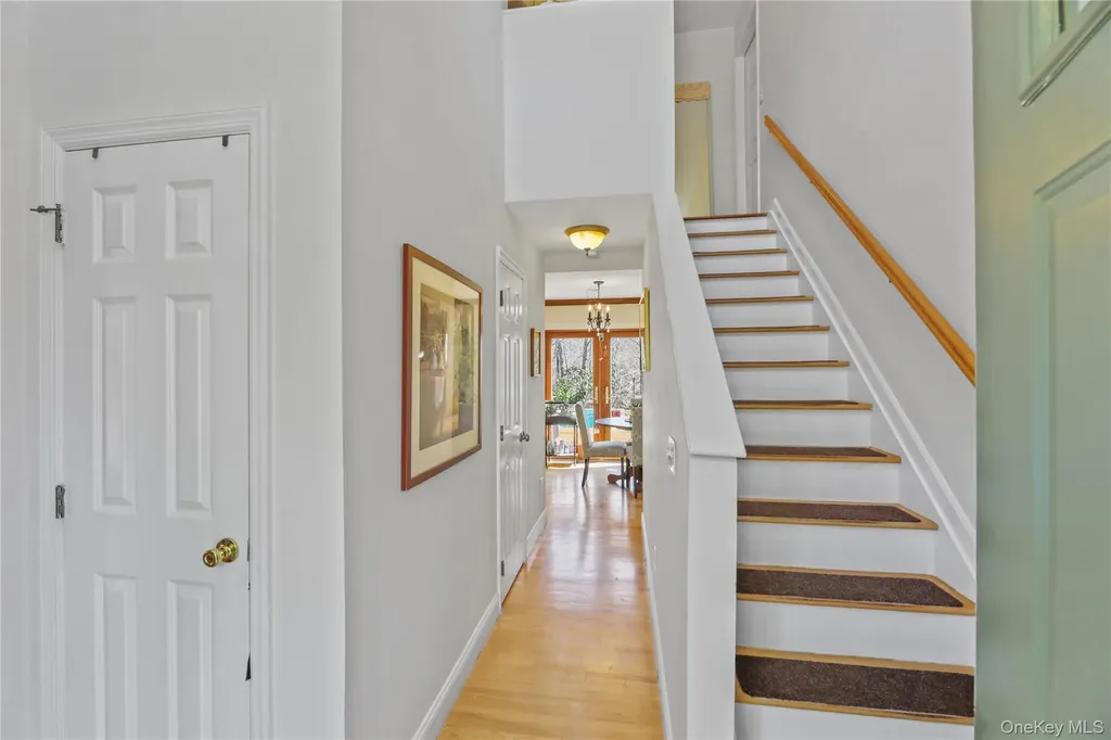 17 Jennifer Path Westhampton Beach NY 11978