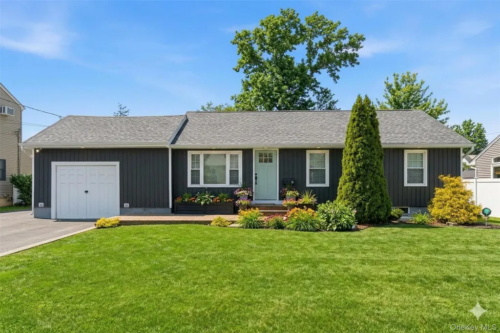 9 Hinton Avenue Babylon NY 11702