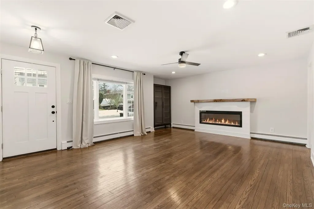 9 Hinton Avenue Babylon NY 11702