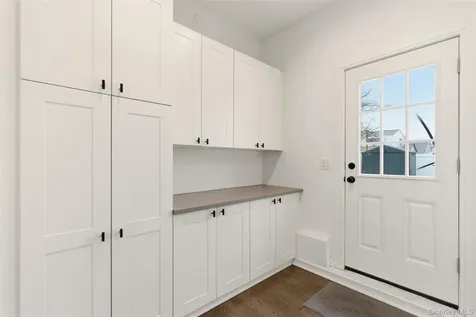 9 Hinton Avenue Babylon NY 11702