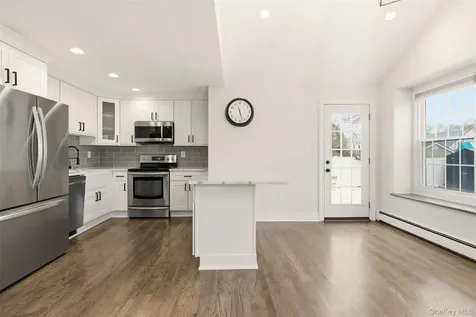 9 Hinton Avenue Babylon NY 11702