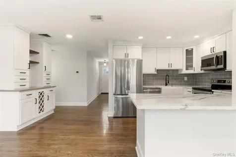 9 Hinton Avenue Babylon NY 11702