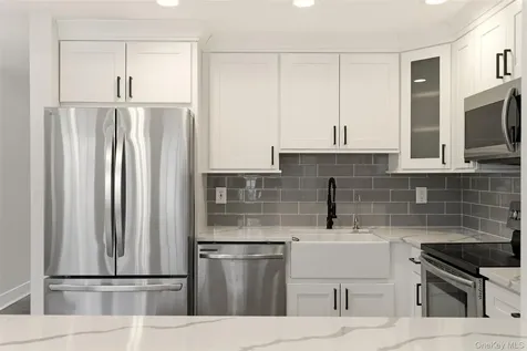 9 Hinton Avenue Babylon NY 11702