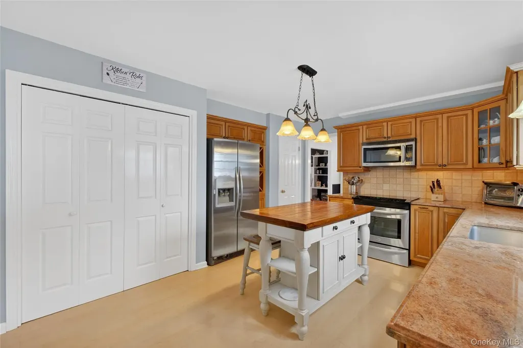 191 Forest Valley Road Pleasant Valley NY 12569