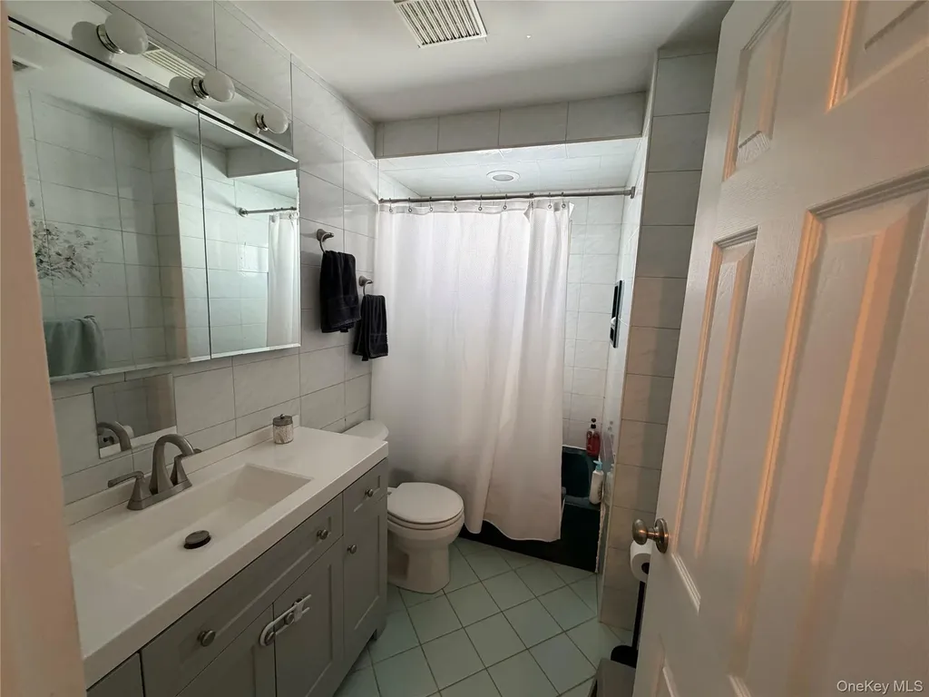 57 Pebble Lane Deer Park NY 11729