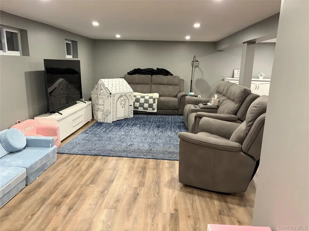 57 Pebble Lane Deer Park NY 11729