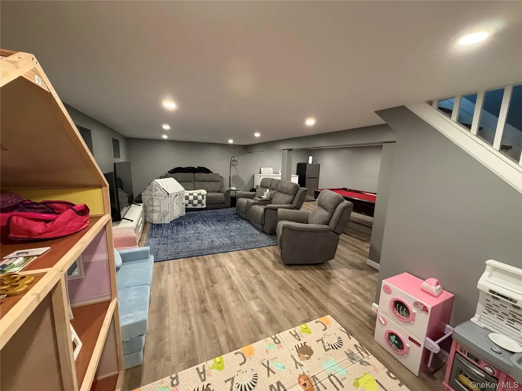 57 Pebble Lane Deer Park NY 11729