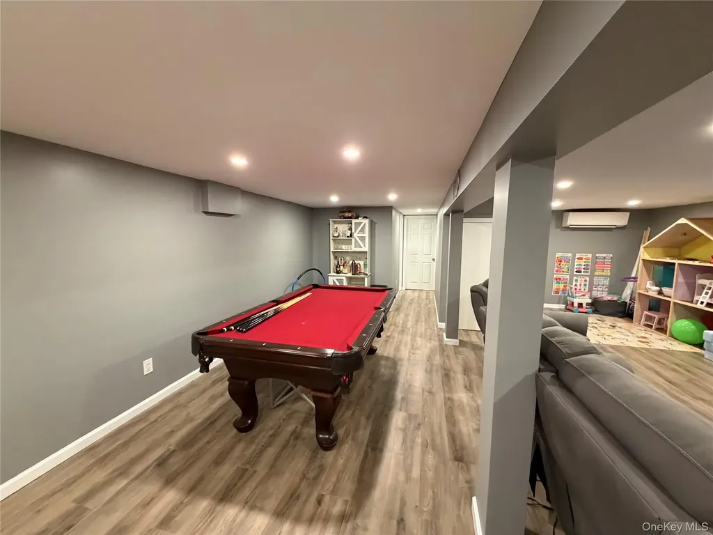 57 Pebble Lane Deer Park NY 11729